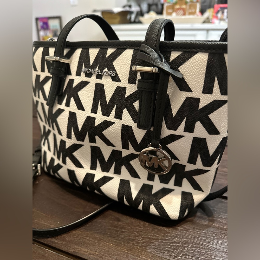 Michael Kors Jet Set Travel XS Carryall Tote Xbody MK Graphic Logo White Black